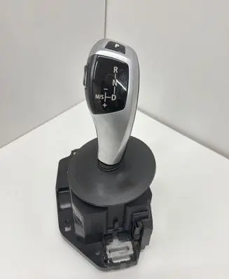 BMW 5 E60 E61 Gear shifter/selector 9204091 033810108