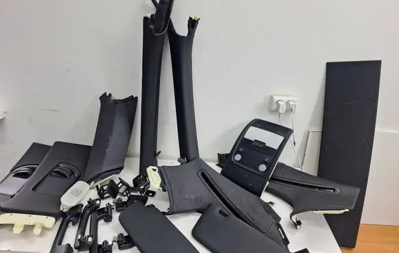 Audi A4 S4 B8 8K A set of handles for the ceiling