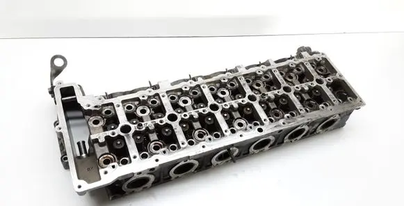 BMW 5 F10 F11 Engine head 7812929