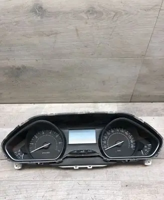 Peugeot 208 Speedometer (instrument cluster) E137SWLL1100