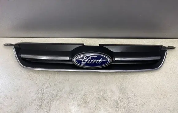 Ford C-MAX II Front bumper upper radiator grill AM51R8200C AM51R8138C