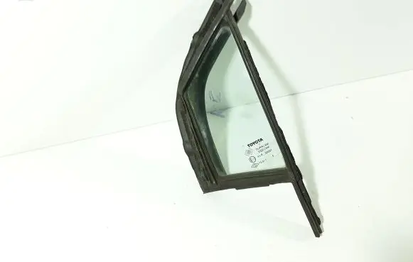Toyota Yaris Front door vent window glass four-door 682160D010 43R00097