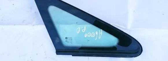 Opel Zafira B Front triangle window/glass 