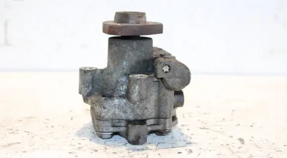 Volkswagen Caddy Power steering pump 2K0422154