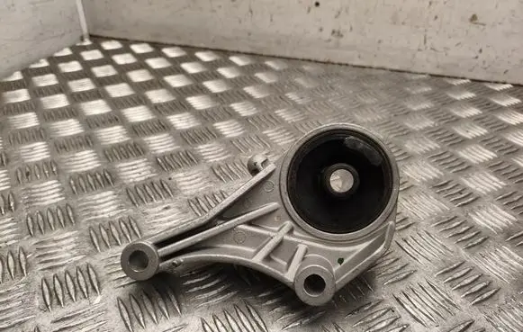 Opel Corsa C Engine mount bracket 40926326