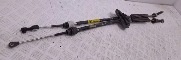Renault Megane III Gear shift cable linkage 8200781046