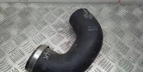 Audi Q7 4L Intercooler hose/pipe 4L0145972A