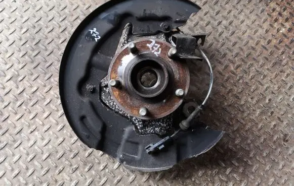 Ford Mondeo MK V Front wheel hub DG9C3K170A