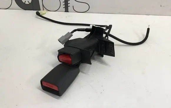 Lexus NX Middle seatbelt buckle (rear) 220419AA