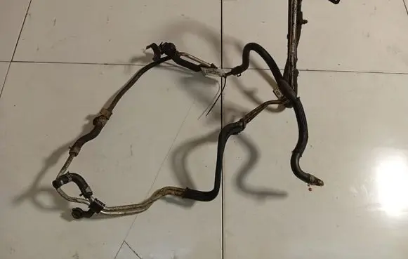 Nissan Almera Tino Power steering hose/pipe/line 