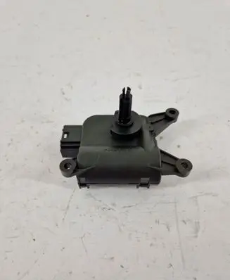 Mercedes-Benz Sprinter W906 Air flap motor/actuator 0132801373