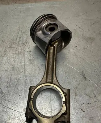 Volvo S60 Piston with connecting rod 81L118