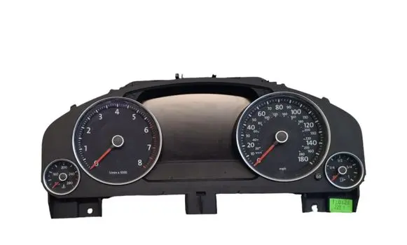 Volkswagen Touareg II Speedometer (instrument cluster) 7P6920981E 0263677087