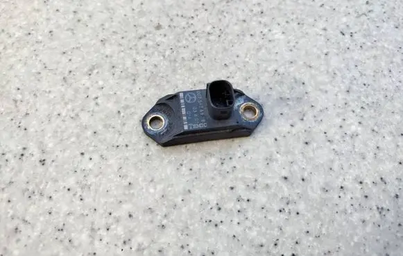 Mercedes-Benz SL R230 Airbag deployment crash/impact sensor 0025426918