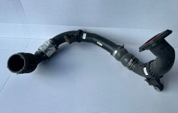 Renault Trafic III (X82) Intercooler hose/pipe