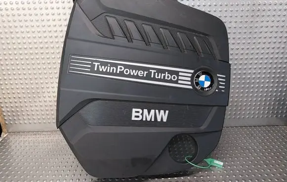 BMW X5 E70 Engine cover (trim) 7811025