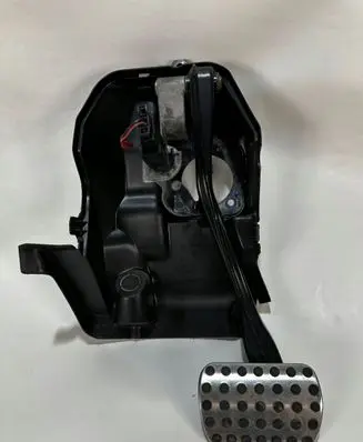Mercedes-Benz E W211 Brake pedal A2116840918