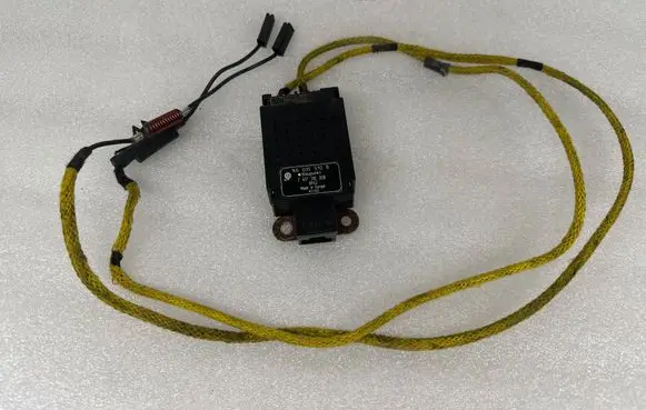 Volkswagen Golf V Aerial antenna amplifier 1K6035570B 7617310008