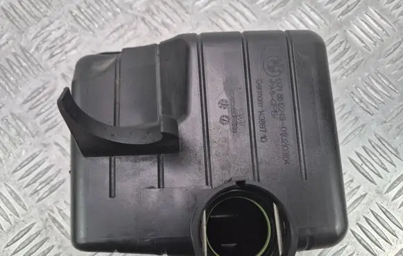 Intake resonator