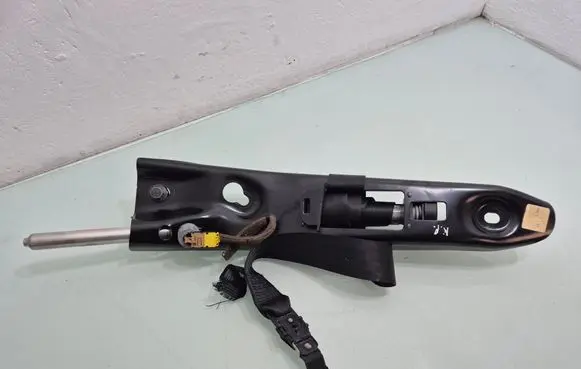 Volvo XC90 Front seatbelt 31267551