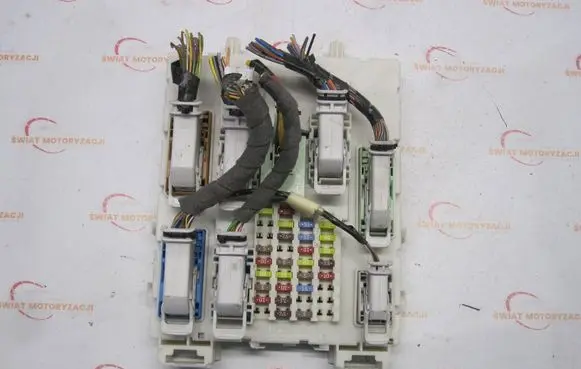Ford Focus Fuse box set DV6T14A073DH