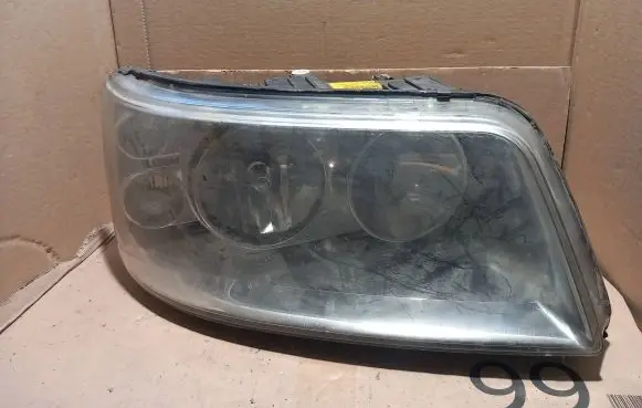 Volkswagen Sharan Headlight/headlamp 0301195202