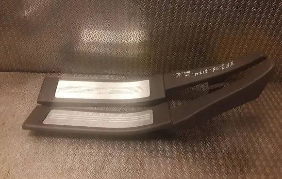 Jaguar XF X250 sill trim set (inner) 8X23F13245A 8X23F13244A