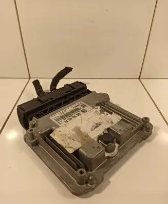 Volkswagen Golf V Engine control unit/module 03G906021AN 03G906021PM 0281014061