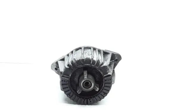 Mercedes-Benz C W204 Engine mount bracket A2042404717