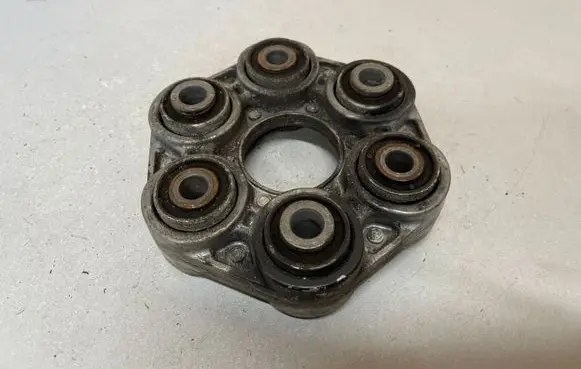 BMW 4 F32 F33 Rear prop shaft donut coupling/joint 760562905