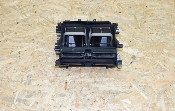 Volkswagen Transporter - Caravelle T5 Interior heater climate box assembly housing 7L0815357