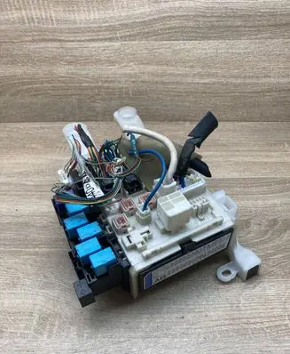 Toyota RAV 4 (XA30) Fuse module 8273042020