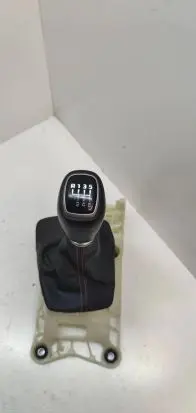 Hyundai Kona I Gear shifter/selector 43700j9110