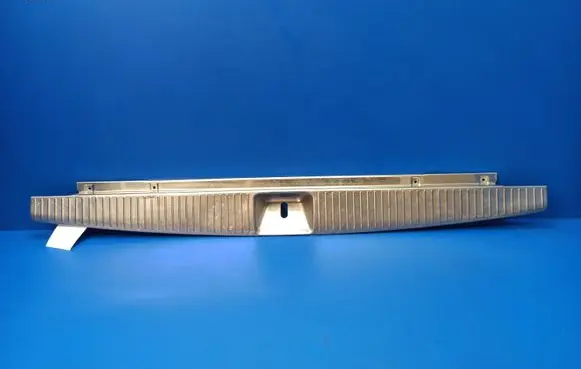 Trunk/boot sill cover protection