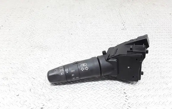 Nissan Primera Indicator stalk 25540AV600