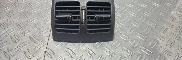 Mercedes-Benz C W204 Rear air vent grill A2048300954 W2047B 3003201009