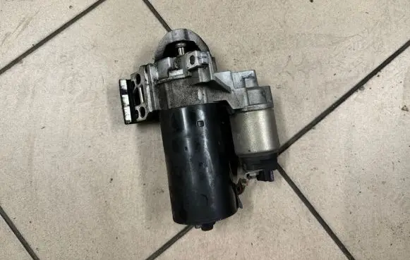 BMW 5 F10 F11 Starter motor 8506657