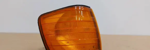 Mercedes-Benz 380 560SEC C126 Front indicator light 1305233070