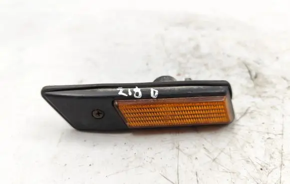 BMW 3 E36 Front fender indicator light 0142083