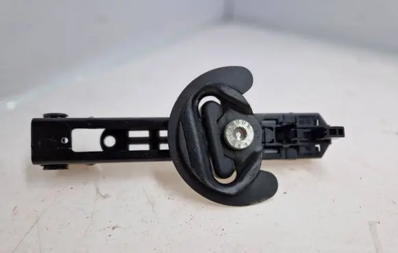 Volkswagen Tiguan Seat belt height adjuster 1T0857819B