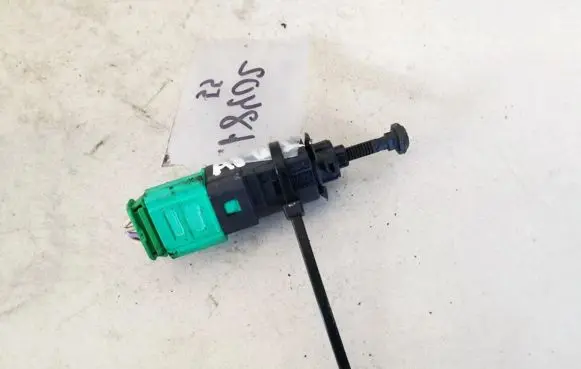 Peugeot 407 Brake pedal sensor switch 95835t02
