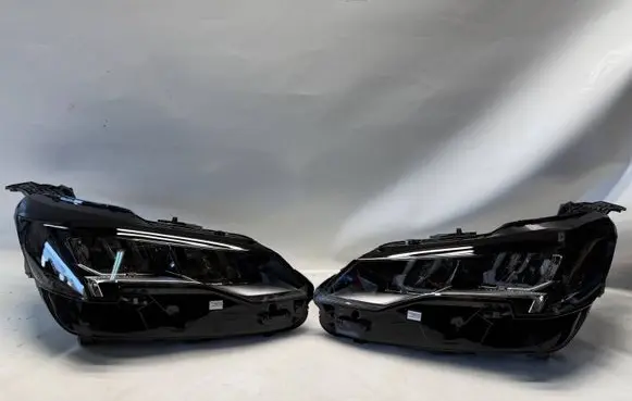 Peugeot 3008 II Headlight/headlamp 9836230280