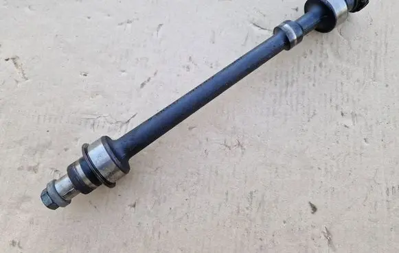 Volkswagen Golf II Balance shaft 056115019B