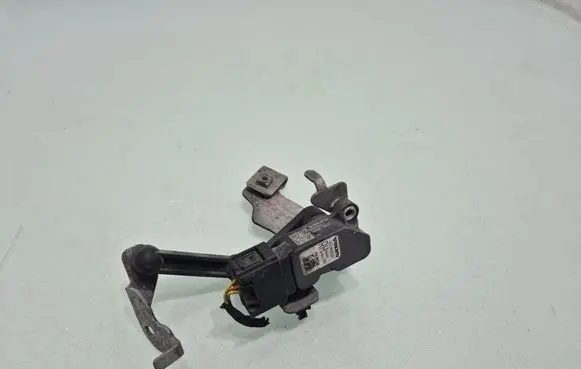 Volvo S60 Rear air suspension level height sensor 32246632