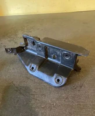 Audi A6 S6 C6 4F Rear bumper mounting bracket 13686 4F5807898