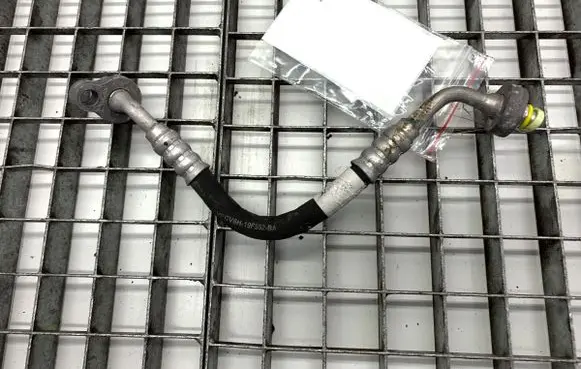 Volvo V40 Air conditioning (A/C) pipe/hose