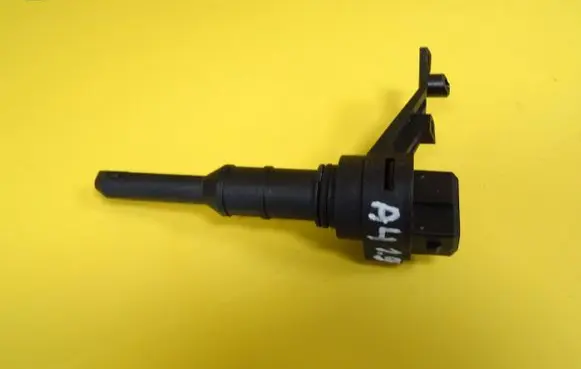Audi A4 S4 B5 8D Speed sensor (speedometer sensor) 012409191D