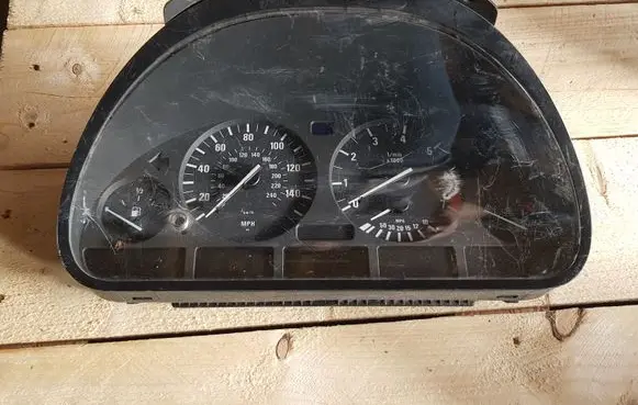 BMW 5 E39 Speedometer (instrument cluster) 8375671