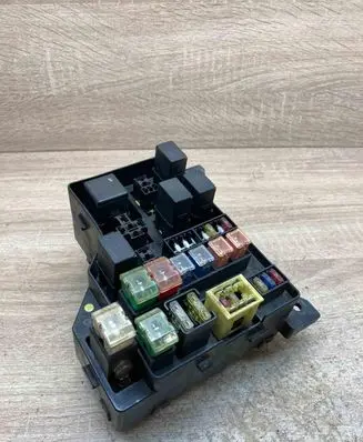 Mazda 626 Fuse module 1342FUSEBOX PA66