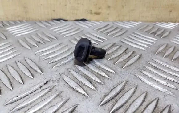 Peugeot 3008 I Windshield washer spray nozzle 